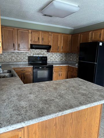 2305 NW meadowlake, Conway, AR 72032