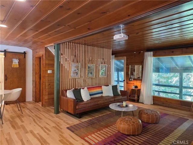 606 Crest Estates Drive, Lake Arrowhead, CA 92352