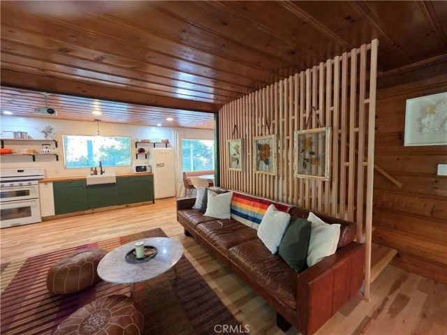 606 Crest Estates Drive, Lake Arrowhead, CA 92352