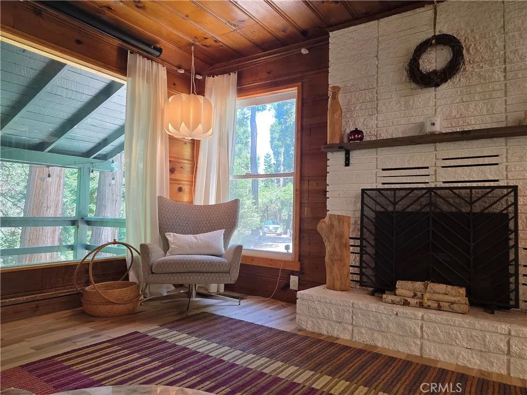 606 Crest Estates Drive, Lake Arrowhead, CA 92352