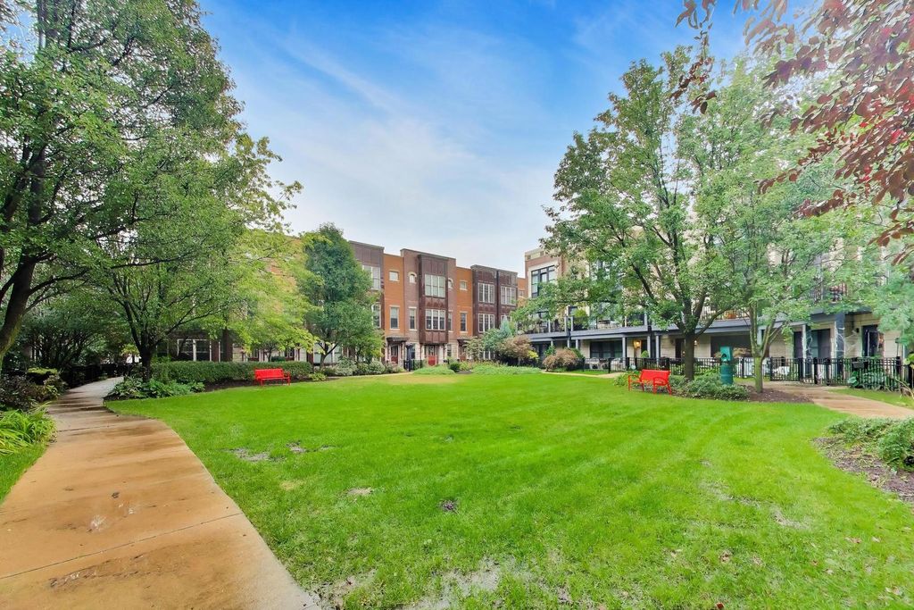 3022 W Newport Avenue, Chicago, IL 60618 — photo 4