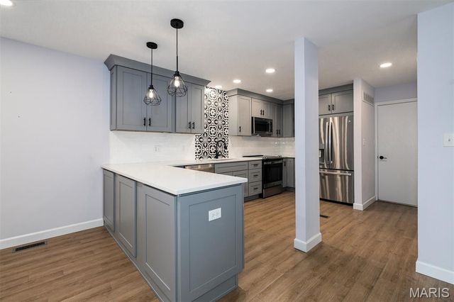 1308 Holgate Drive E1, Ballwin, MO 63021