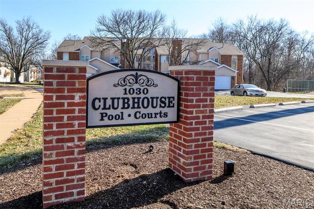 1308 Holgate Drive E1, Ballwin, MO 63021