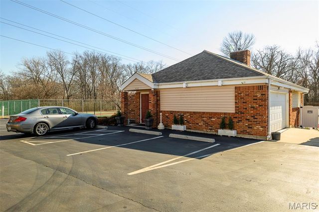 1308 Holgate Drive E1, Ballwin, MO 63021