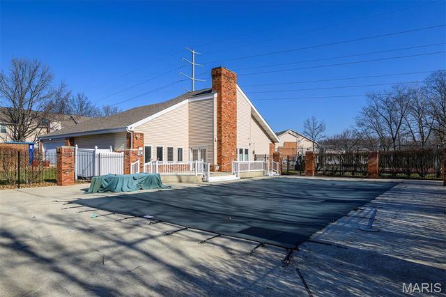 1308 Holgate Drive E1, Ballwin, MO 63021