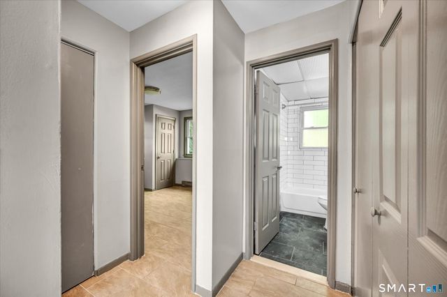 40-44 Briarwood Lane, Branford, CT 06405
