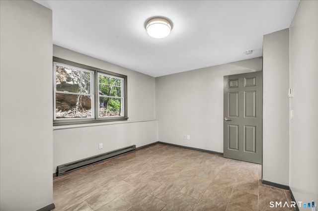 40-44 Briarwood Lane, Branford, CT 06405