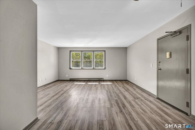 40-44 Briarwood Lane, Branford, CT 06405