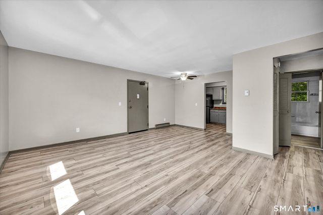 40-44 Briarwood Lane, Branford, CT 06405