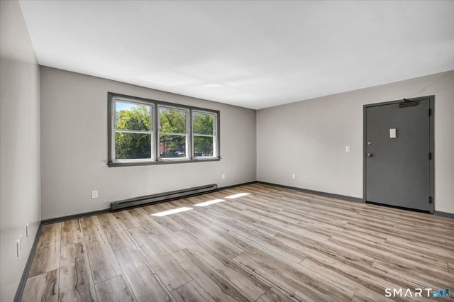 40-44 Briarwood Lane, Branford, CT 06405