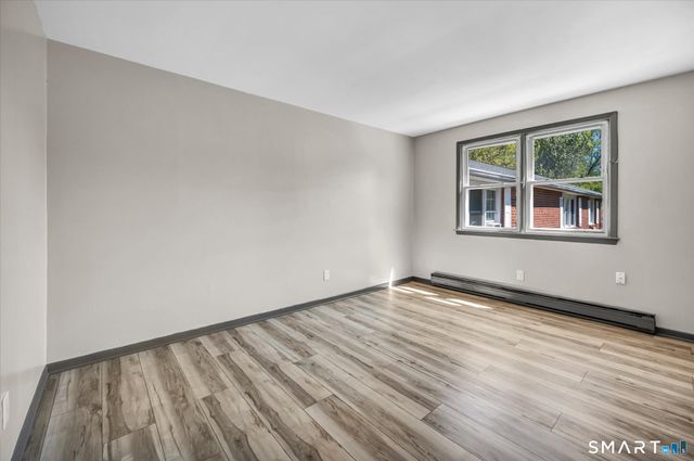 40-44 Briarwood Lane, Branford, CT 06405