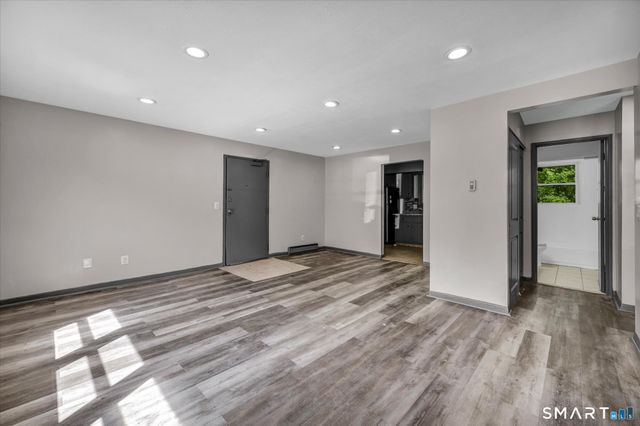 40-44 Briarwood Lane, Branford, CT 06405