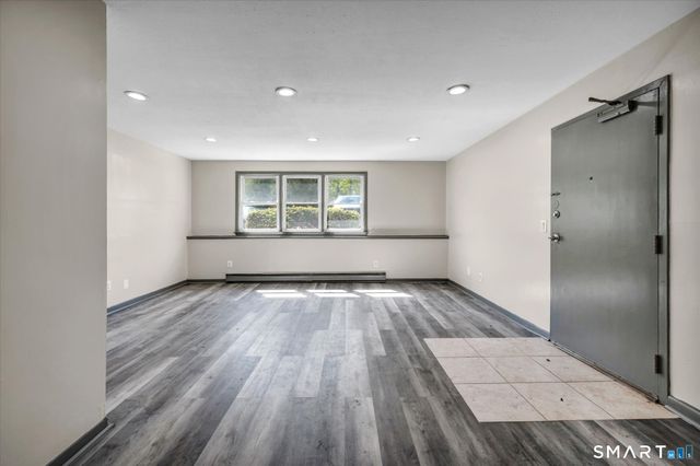 40-44 Briarwood Lane, Branford, CT 06405