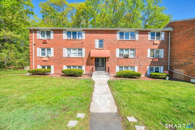 40-44 Briarwood Lane, Branford, CT 06405