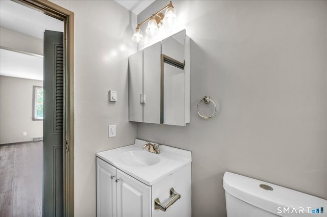 40-44 Briarwood Lane, Branford, CT 06405