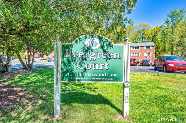 40-44 Briarwood Lane, Branford, CT 06405