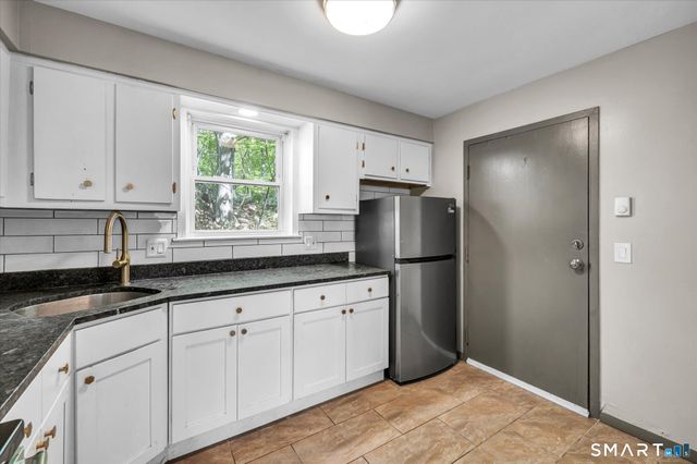 40-44 Briarwood Lane, Branford, CT 06405