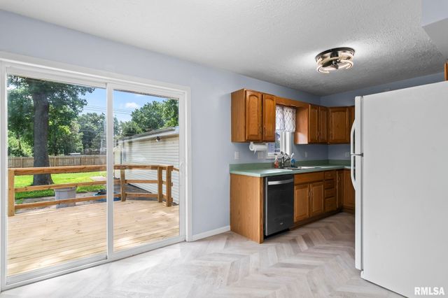 4 N OXFORD Road, Springfield, IL 62702