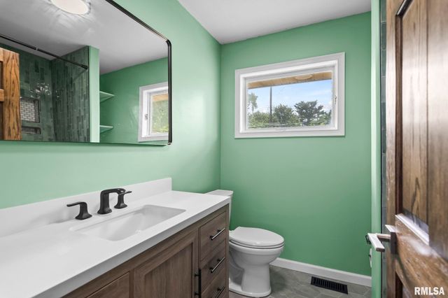 4 N OXFORD Road, Springfield, IL 62702