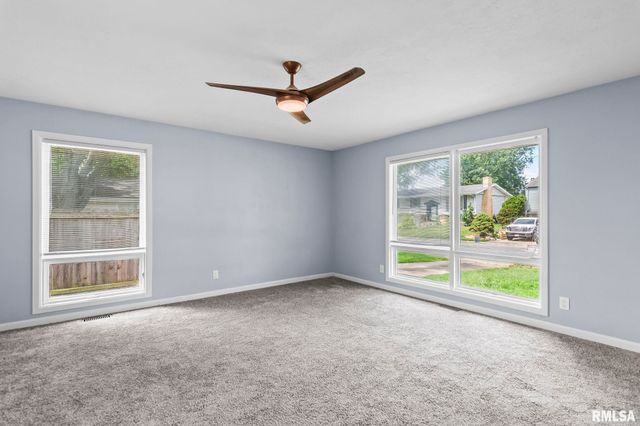 4 N OXFORD Road, Springfield, IL 62702