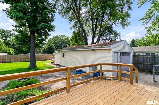 4 N OXFORD Road, Springfield, IL 62702