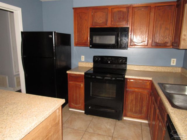7804 Oak Forest Dr, Pensacola, FL 32514
