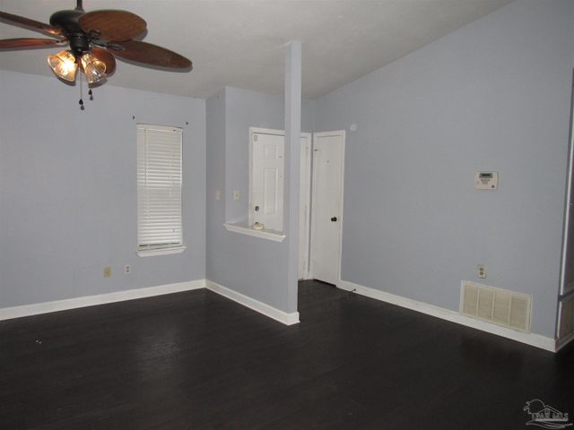 7804 Oak Forest Dr, Pensacola, FL 32514