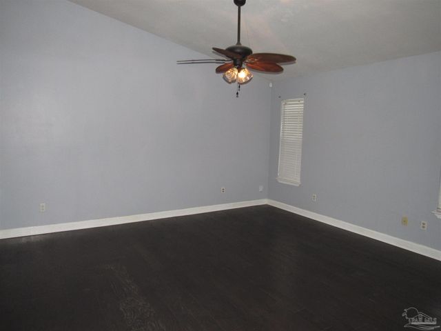 7804 Oak Forest Dr, Pensacola, FL 32514