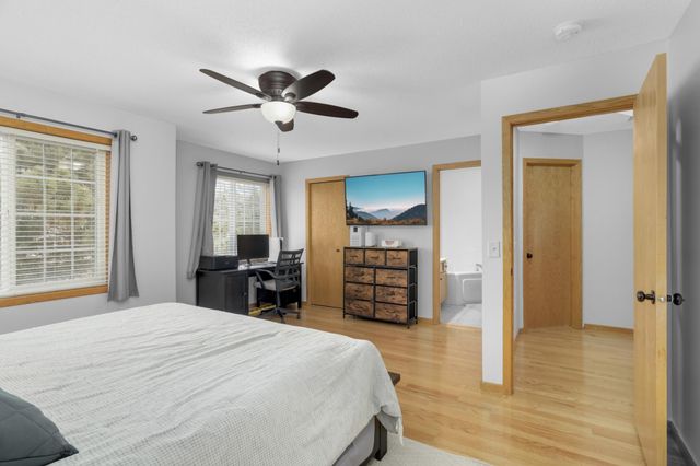 15357 Greenhaven Lane 102, Burnsville, MN 55306