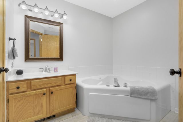 15357 Greenhaven Lane 102, Burnsville, MN 55306