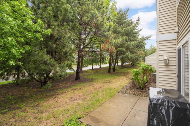 15357 Greenhaven Lane 102, Burnsville, MN 55306