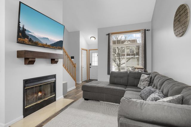 15357 Greenhaven Lane 102, Burnsville, MN 55306