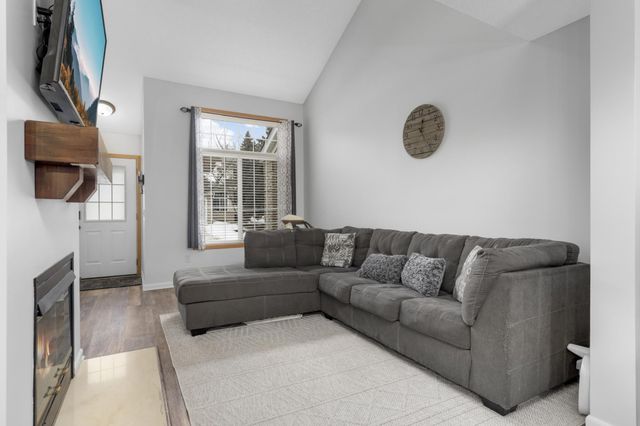 15357 Greenhaven Lane 102, Burnsville, MN 55306