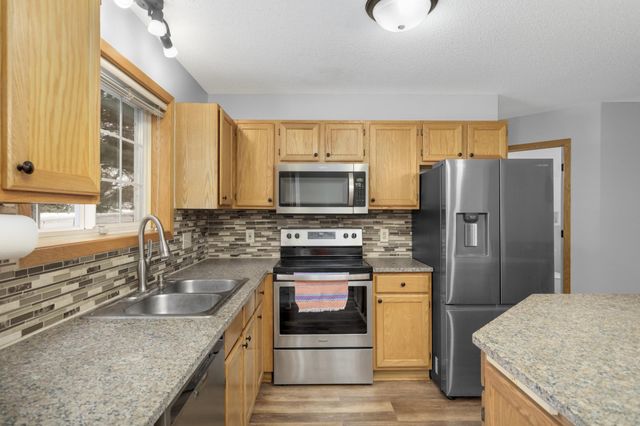 15357 Greenhaven Lane 102, Burnsville, MN 55306