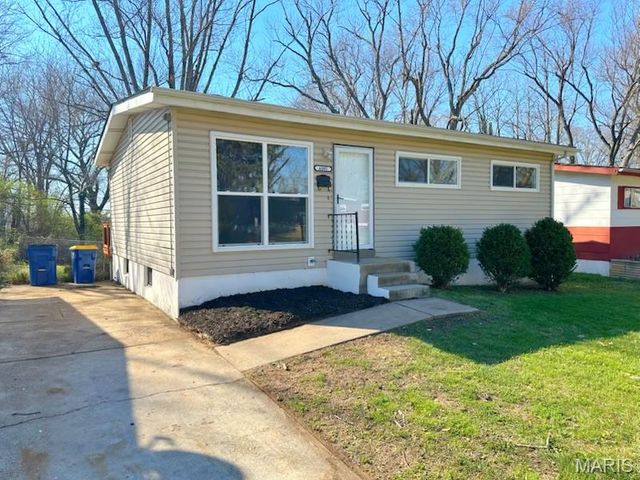 4005 Cranberry Lane, St Louis, MO 63121