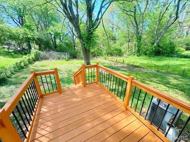 4005 Cranberry Lane, St Louis, MO 63121