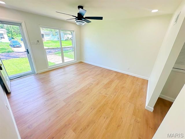 4005 Cranberry Lane, St Louis, MO 63121