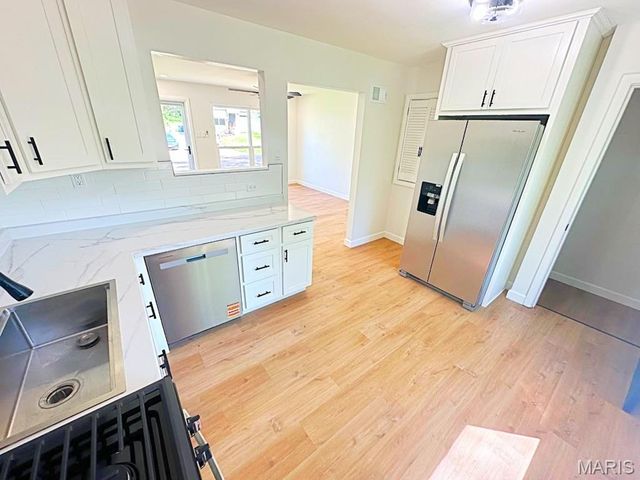 4005 Cranberry Lane, St Louis, MO 63121