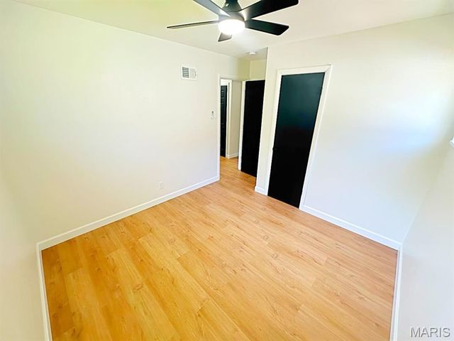 4005 Cranberry Lane, St Louis, MO 63121