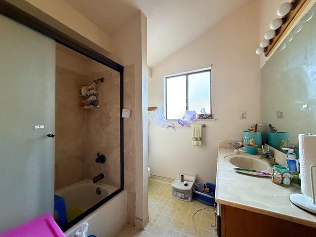 187 W Quincy Avenue, Fresno, CA 93711