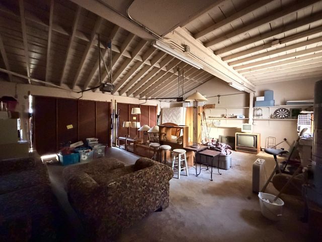187 W Quincy Avenue, Fresno, CA 93711