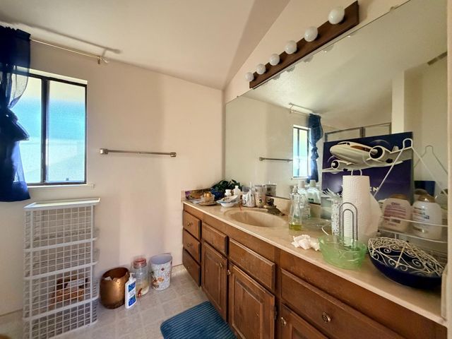 187 W Quincy Avenue, Fresno, CA 93711