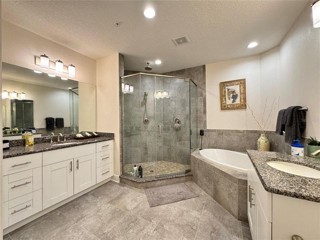 7710 34TH AVENUE W 202, Bradenton, FL 34209