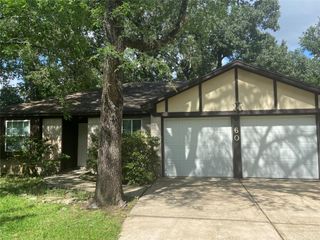 60 Oldstream Court, The Woodlands, TX 77381
