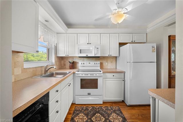 400 Forest Lakes BLVD 204, Naples, FL 34105