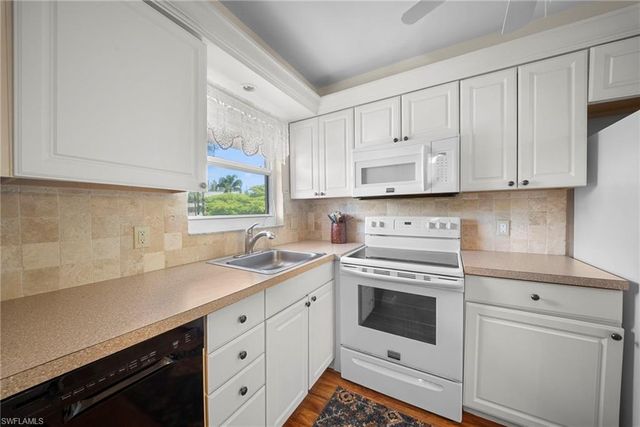 400 Forest Lakes BLVD 204, Naples, FL 34105