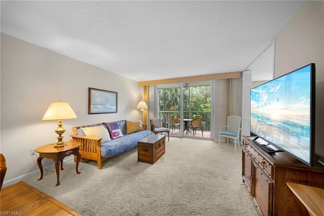 400 Forest Lakes BLVD 204, Naples, FL 34105