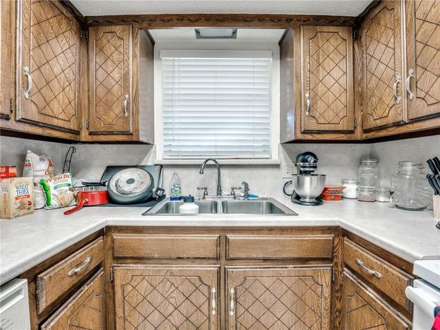 9907 Mashburn Boulevard, Oklahoma City, OK 73162