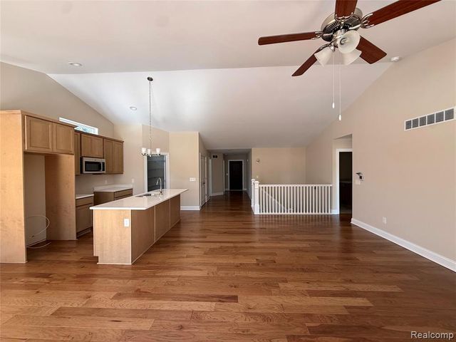 295 Canyon Creek Court 29, Howell, MI 48843