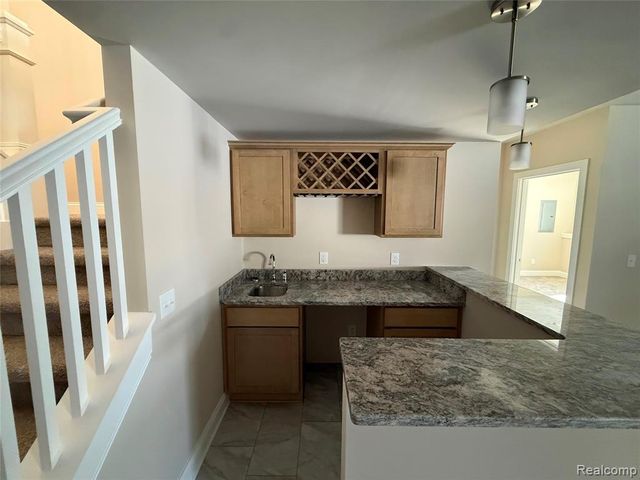 295 Canyon Creek Court 29, Howell, MI 48843